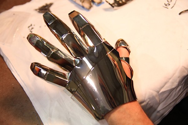 iron-man-2-glove