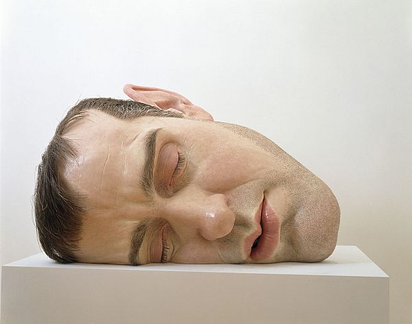 Mind-Blowing-Realistic-Human-Sculptures-by-Ron-Mueck-2