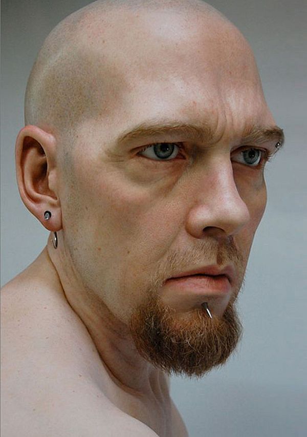 Mind-Blowing-Realistic-Human-Sculptures-by-Ron-Mueck-20