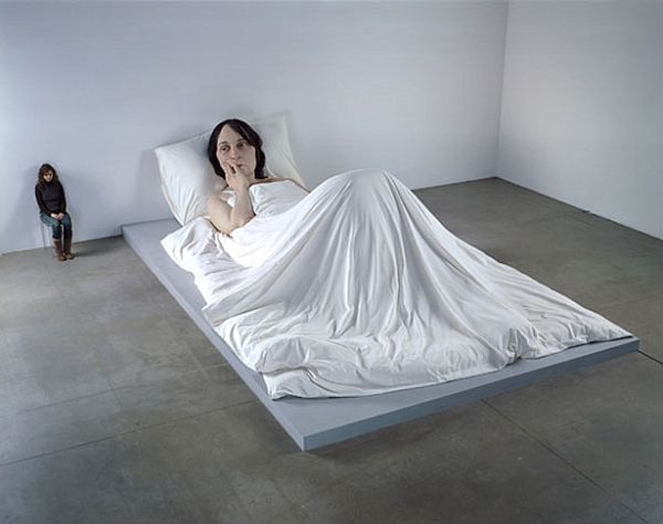 Mind-Blowing-Realistic-Human-Sculptures-by-Ron-Mueck-6