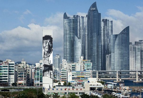 Mind-Blowing-Pieces-of-Street-Art-from-Around-the-World-6