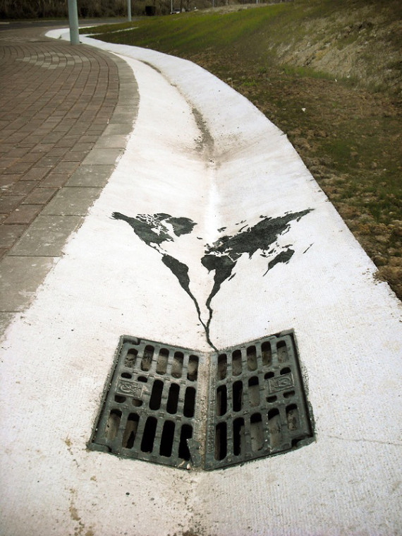 10-Breathtaking-Street-Art-that-Interacts-with-Its-Surroundings-3