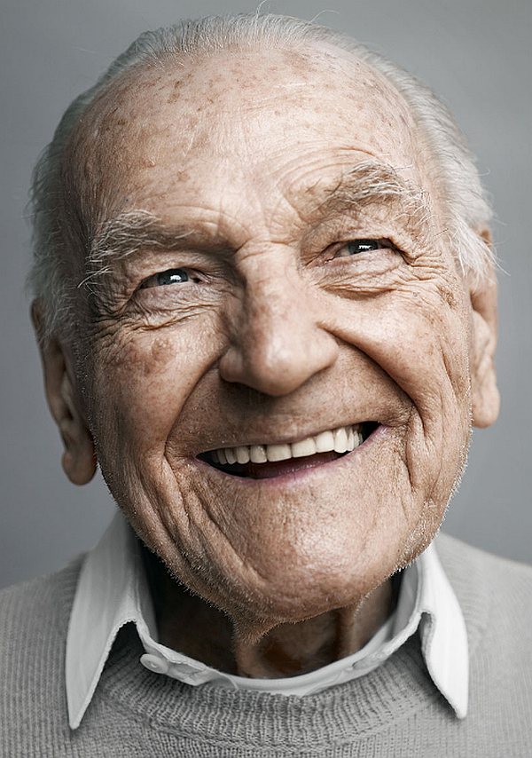 Happy-at-100-Emotive-Portraits-of-Centenarians-2