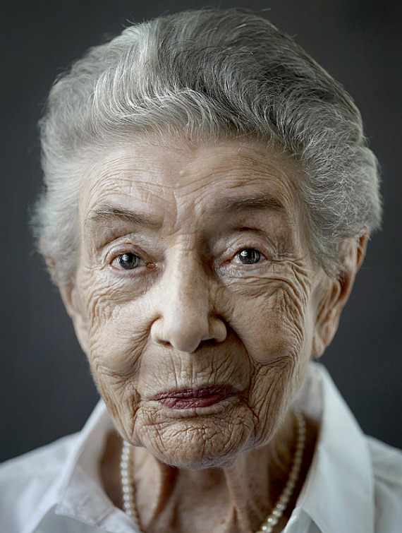Happy-at-100-Emotive-Portraits-of-Centenarians-3
