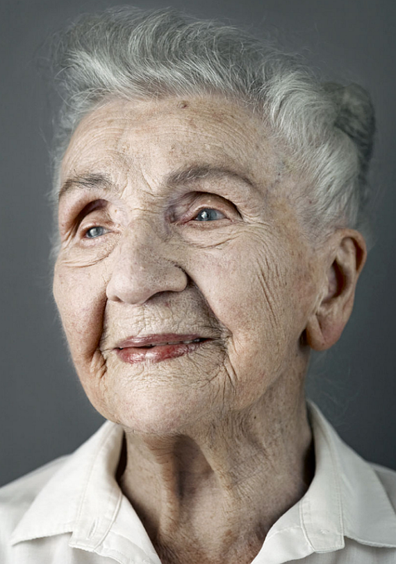 Happy-at-100-Emotive-Portraits-of-Centenarians-9