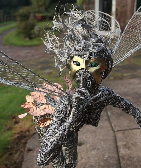 Wire-Sculptures-with-a-Twist-by-Robin-Wight-8