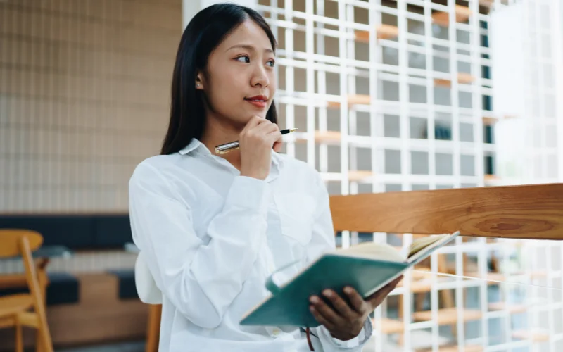 woman trying to remember