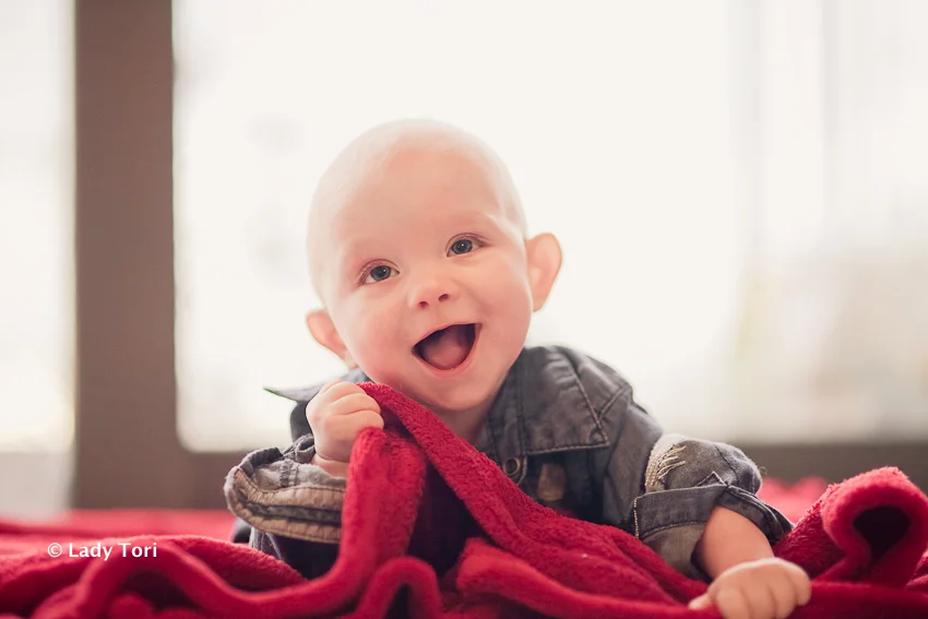 artistic newborn photos